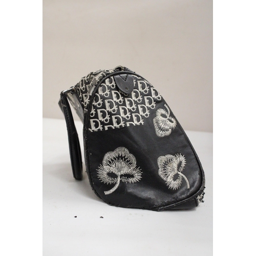 22 - A VINTAGE DIOR HANDBAG - REGISTRATION NO. 019-0533-1827