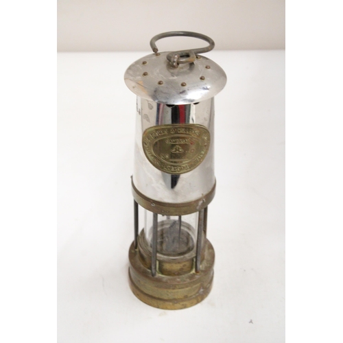 25 - A VINTAGE E. THOMAS & WILLIAMS LTD CAMBRIAN NO. 12858 MAKERS ABERDARE WALES MINERS LAMP/LANTERN