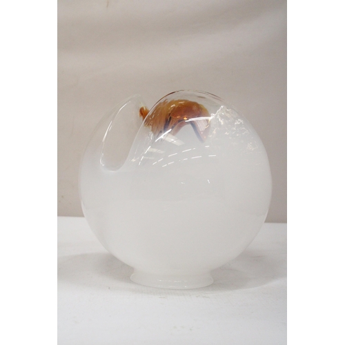 37 - A MURANO STYLE OPULINE ART GLASS GLOBE SHAPED LAMP SHADE WITH CENTRE AMBER ACCENTS - APPROX 25 CM