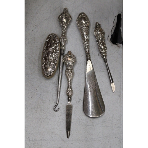 46 - A QUANTITY OF HALLMARKED BIRMINGHAM SILVER HANDLED ITEMS TO INCLUDE A BUTTON HOOK, NAIL FILE, NAIL B... 