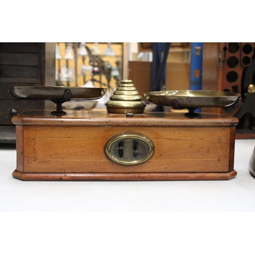 51 - A LATE 19TH FRENCH MAHOGANY AND BRASS BALANCE SCALE