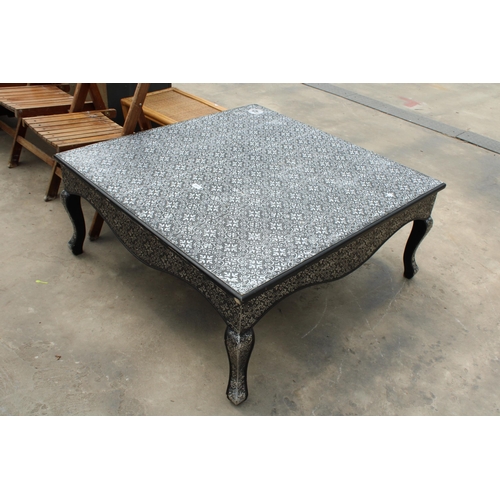 2811 - A PAINTED AND STENCILED COFFEE TABLE, 41