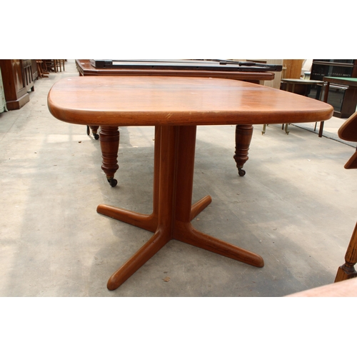 2827 - A SKOVBY (DENMARK) RETRO TEAK DINING TABLE ON WHALE FIN LEGS, 39