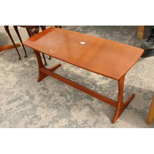 2839 - A RETRO TEAK COFFEE TABLE (PART OF A NEST)