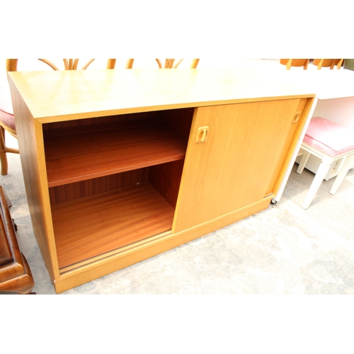 2845 - A RETRO OAK STORAGE CABINET WITH TWO SLIDING DOORS, 48