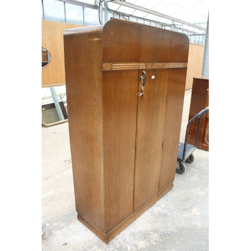 2870 - A MID 20TH CENTURY OAK WARDROBE, 47