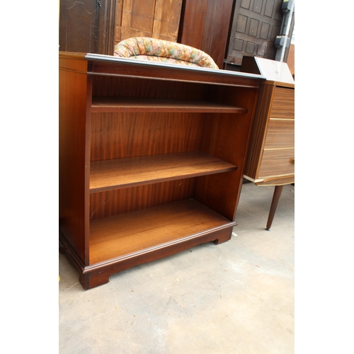 2905 - A MAHOGANY THREE TIER OPEN BOOKCASE, 30