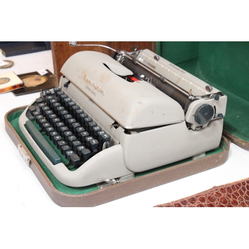 62 - A 1950'S  REMINGTON PORTABLE QUIET-RITER TYPEWRITER MIRACLE TAB