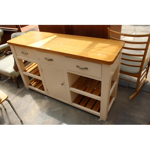 2924 - A PAINTED KITCHEN SIDEBOARD WITH OAK TOP AND SLATS, 58.5