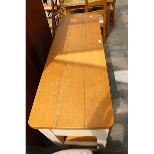 2924 - A PAINTED KITCHEN SIDEBOARD WITH OAK TOP AND SLATS, 58.5