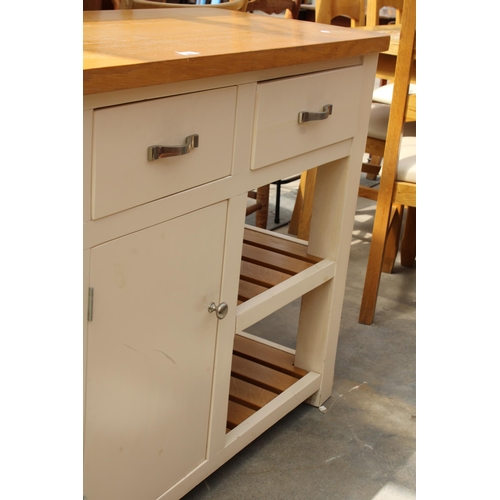 2924 - A PAINTED KITCHEN SIDEBOARD WITH OAK TOP AND SLATS, 58.5