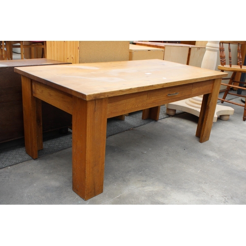 2935 - A MODERN OAK COFFEE TABLE, 46