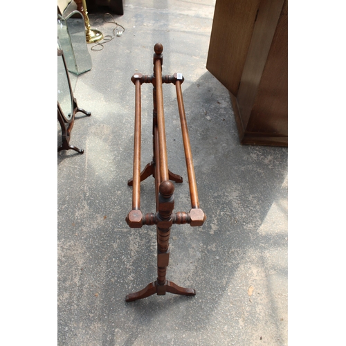 2953 - A LATE VICTORIAN MAHOGANY FIVE BAR TOWEL RAIL