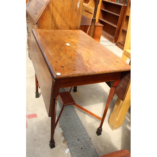 2975 - A 19TH CENTURY MAHOGANY PEMBROKE TABLE