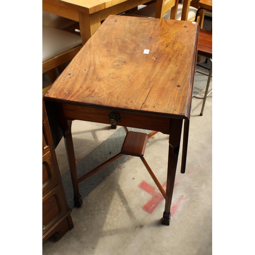 2975 - A 19TH CENTURY MAHOGANY PEMBROKE TABLE