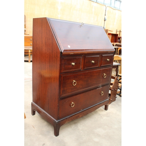 2995 - A STAG MINSTREL BUREAU, 30