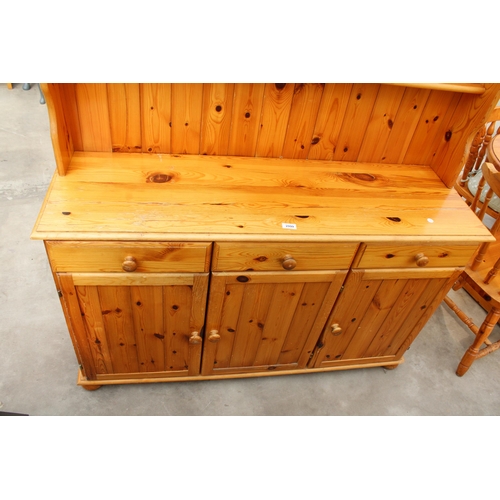 2999 - A MODERN PINE DRESSER WITH PLATE RACK, THREE CUPBOARDS AND THREE DRAWERS TO BASE, 51