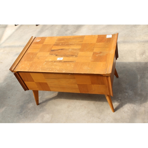 3005 - A RETRO TEAK SEWING BOX / TABLE ON KICK-OUT LEGS, 27