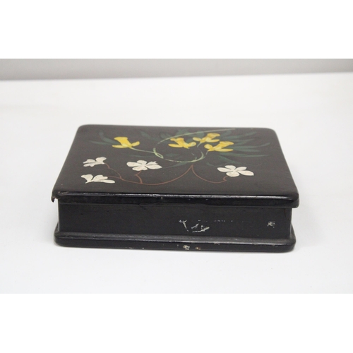 160 - A VINTAGE JAPANESE LACQUERED PAINTING BOX WITH HANDPAINTED DAFFODIL DESIGN