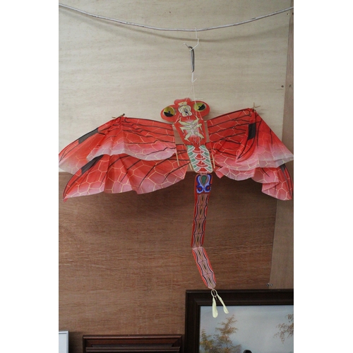 325 - A 1950'S ORIENTAL KITE