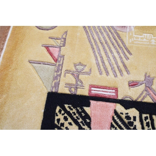 372 - A MODERN SILK RUG AFTER WASSILY KANDINSKY DEPICTING THE CHINA WALL PICTURE - APPROX 92 X 83 CM