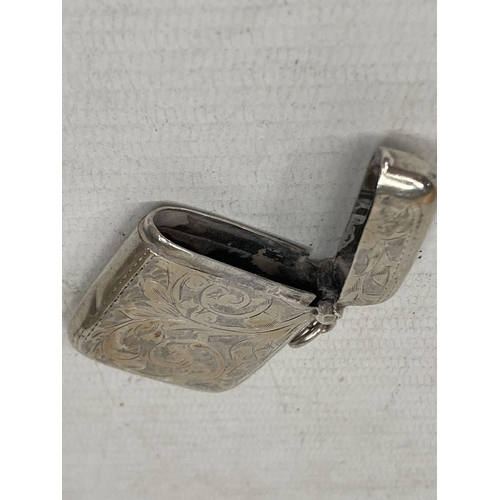 452 - A HALLMARKED BIRMINGHAM SILVER VESTA CASE - GROSS WEIGHT 20.38