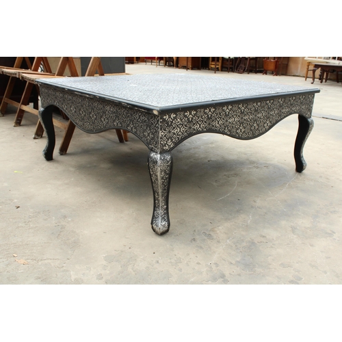 2811 - A PAINTED AND STENCILED COFFEE TABLE, 41