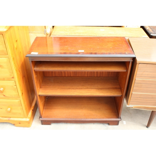 2905 - A MAHOGANY THREE TIER OPEN BOOKCASE, 30