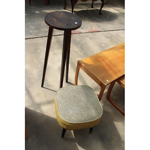 2987 - A RETRO NEST OF TWO TABLES, OAK JARDINIERE STAND, AND A 1970S STOOL ON TAPERING LEGS