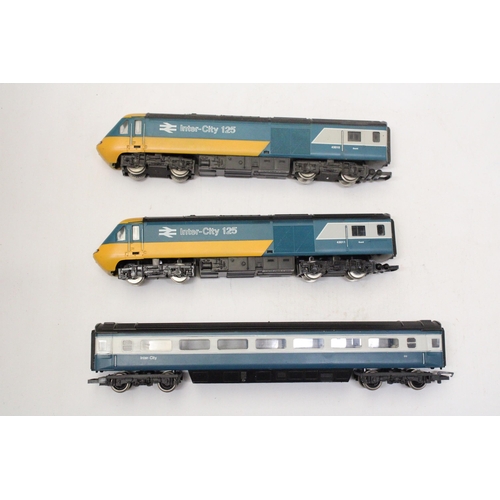 335 - A HORNBY OO GAUGE INTER-CITY 125 SET TO INCLUDE LOCOMOTIVE, INTER-CITY CARRIAGE AND INTER-CITY DUMMY... 