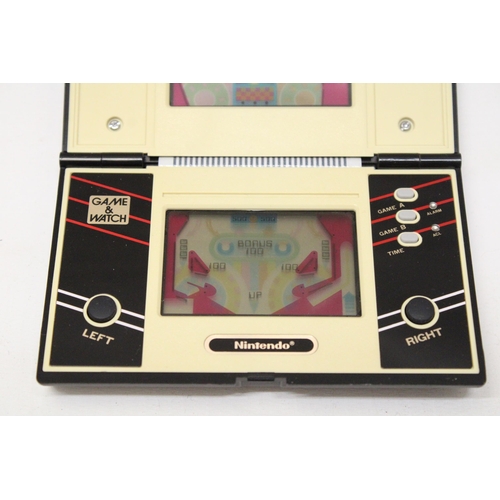 340 - A VINTAGE NINTENDO GAME AND WATCH MULTI SCREEN PINBALL - IN ORIGINAL BOX - VENDOR STATES IN WORKING ... 