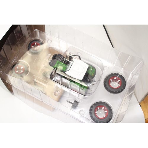 400 - A FENDT 700 VARIO SERIES, LIMITED EDITION TRACTOR, SCALE 1: 32 - AS NEW IN BOX