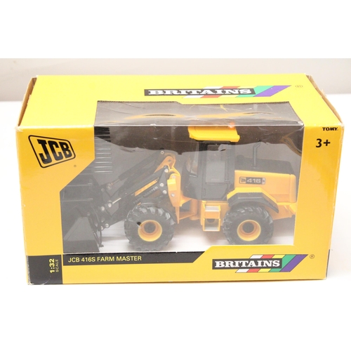 424 - TWO BRITAINS 1:32 SCALE MODELS TO INCLUDE A JCB 416S FARM MASTER AND A JCB MIDI EXCAVATOR 86C-1 - BO... 