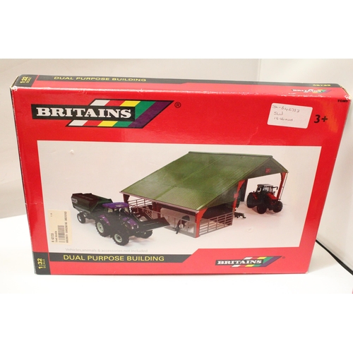 425 - SIX BRITAINS 1:32 SCALE MODELS TO INCLUDE A DUAL PURPOSE BUILDING, A FORD TW10 TRACTOR, A LAND ROVER... 