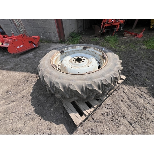 170 - TRAILER WHEEL AND TYRE 13.6 R38  + VAT