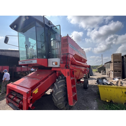 181 - MASSEY FERGUSON 30 COMBINE HARVESTER M549TWU WITH 12 FT HEADER AND TRAILER FIRST REG 18.08.1994 APPR... 