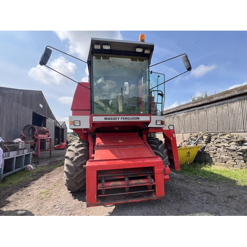 181 - MASSEY FERGUSON 30 COMBINE HARVESTER M549TWU WITH 12 FT HEADER AND TRAILER FIRST REG 18.08.1994 APPR... 