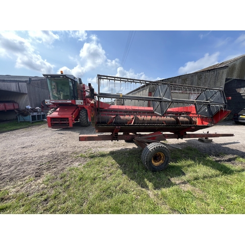 181 - MASSEY FERGUSON 30 COMBINE HARVESTER M549TWU WITH 12 FT HEADER AND TRAILER FIRST REG 18.08.1994 APPR... 