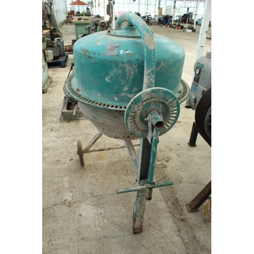 110 - TOOLMASTER CEMENT MIXER  IN WORKING ORDER+  VAT