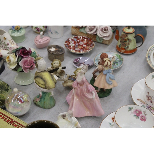 111 - A MIXED LOT OF COLLECTABLES TO INCLUDE TWO COALPORT FIGURINES, A AYNSLEY VASE, DENBY SUGAR BOWL, A P... 