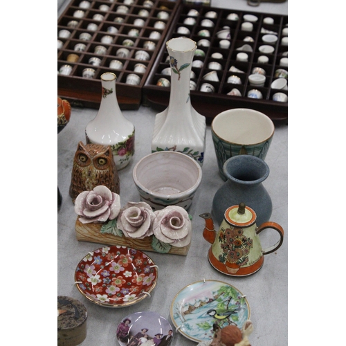 111 - A MIXED LOT OF COLLECTABLES TO INCLUDE TWO COALPORT FIGURINES, A AYNSLEY VASE, DENBY SUGAR BOWL, A P... 