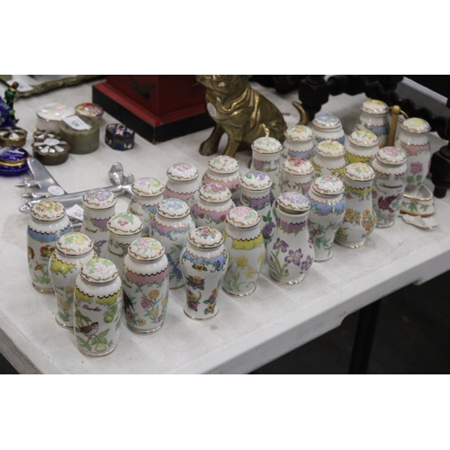 120 - A QUANTITY OF LENOX SPICE JARS TO INCLUDE EASTERN BLUEBIRD, RUBY THROATED HUMMINGBIRD, PURPLE FINCH ... 