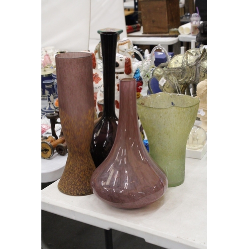 136 - FOUR LARGE GLASS DESIGNER VASES INCLUDING SWEDISH PAUL HOFF PIECE ( TALLEST APPROXIMATELY 50CM )