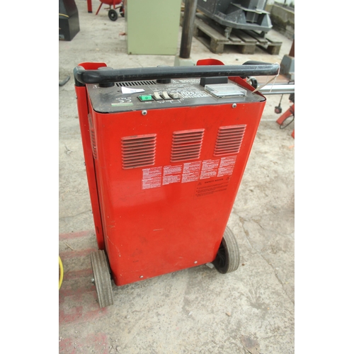 16 - SEALEY SUPER START BATTERY AND JUMP START NO VAT