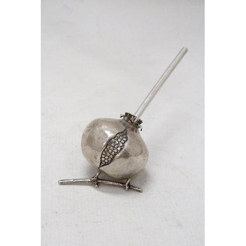 1 - A STAMPED 830 CONTINENTAL SILVER POMEGRANATE PEN HOLDER - WEIGHT 155.13 G