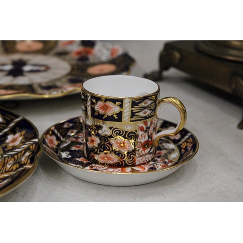 13 - A QUANTITY OF ROYAL CROWN DERBY IMARI PATTERN TO INCLUDE SUGAR/SLOP BOWL, DEMITASSE CUP & SAUCER, LU... 