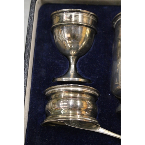 2 - A HALLMARKED BIRMINGHAM SILVER CHRISTENING SET ENGRAVED IN ORIGINAL BOX - WEIGHT 104.33 G