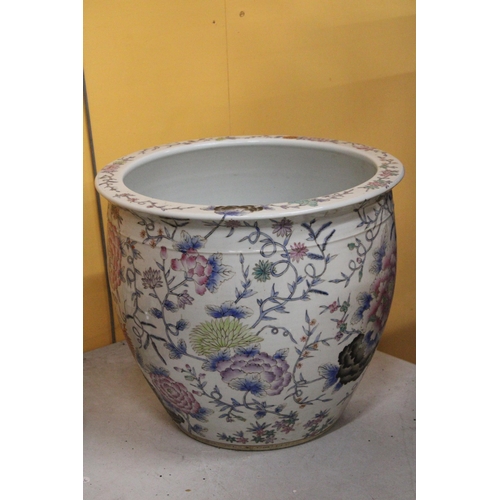 49 - A LARGE ORIENTAL JARDINIERE - 35 CM (H) 40 (D)