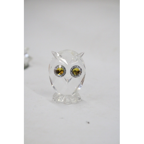 50 - A QUANTITY OF SWAROVSKI TO INCLUDE A SWAN, OWL, OYSTER SHELL AND TWO PEACOCKS