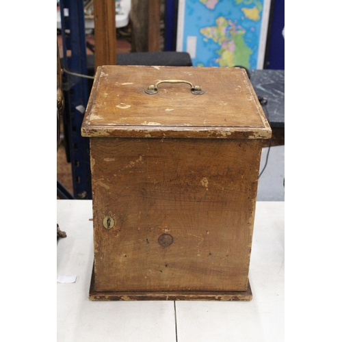 8 - A VINTAGE OAK SPECIMEN CABINET WITH KEY AND BRASS CARRY HANDLE - 30 X 34.5 CM